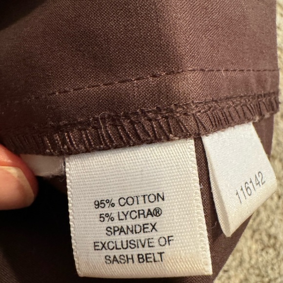 Ann Taylor brown cotton sateen crop pants with coral/pink sash belt. Size 8 - Picture 6 of 6